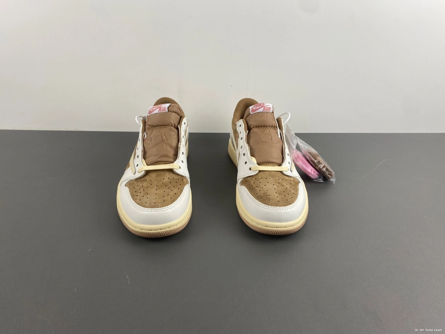 Travis 1 DM7866-106 Scott Jordan OG Shy Sail Pink Air Low 0321